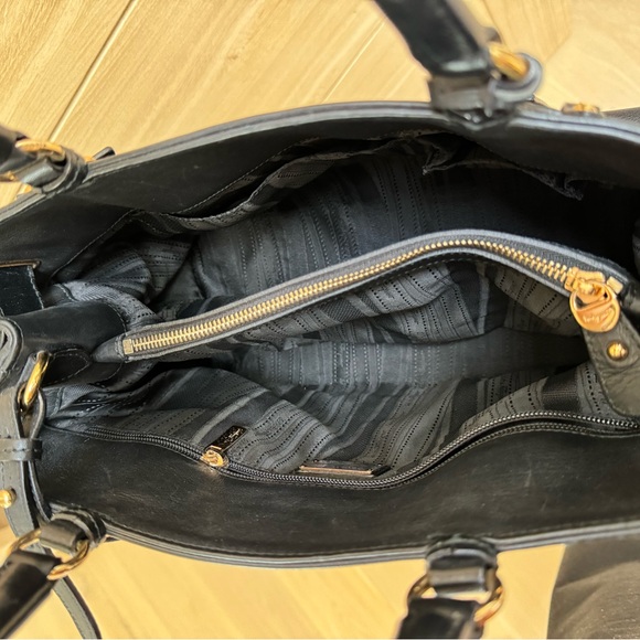 Ferragamo
Leather Top-Handle Satchel Bag - Picture 7 of 9